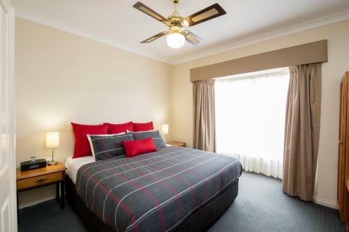 John Pirie Motor Inn