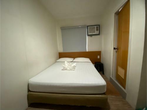 Hostal Oyo 878 Dg Budget Hotel Naia