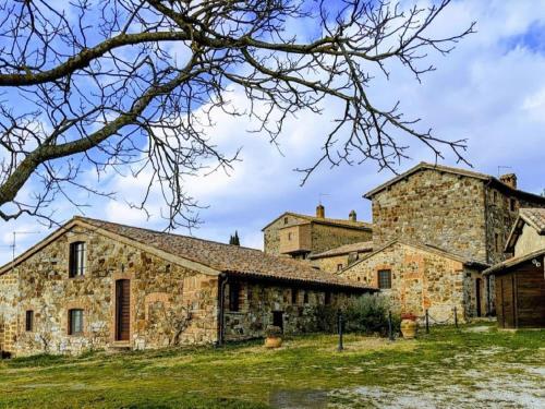 Characteristic Accommodation In Orvieto With A Swimming Pool