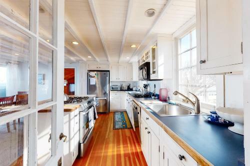 Cliff House Beach Retreat