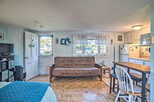 Apartamento Cozy Studio On Cape Cod With Furnished Patio!