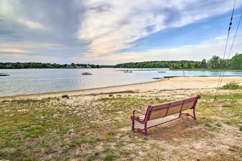 Apartamento Quaint Cape Cod Escape With Wraparound Porch!