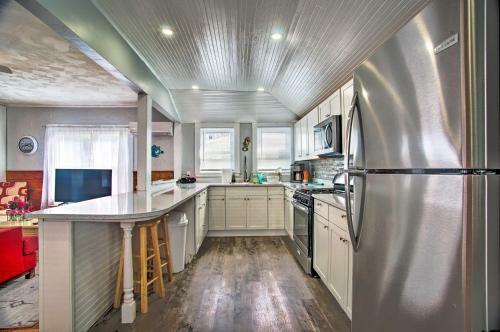 Apartamento Quaint Cape Cod Escape With Wraparound Porch!