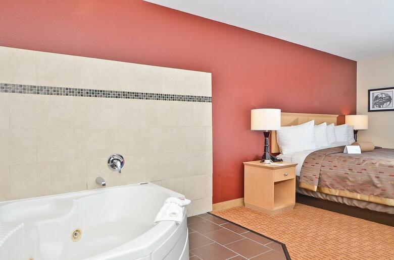 Hotel Clackamas Inn And Suites
