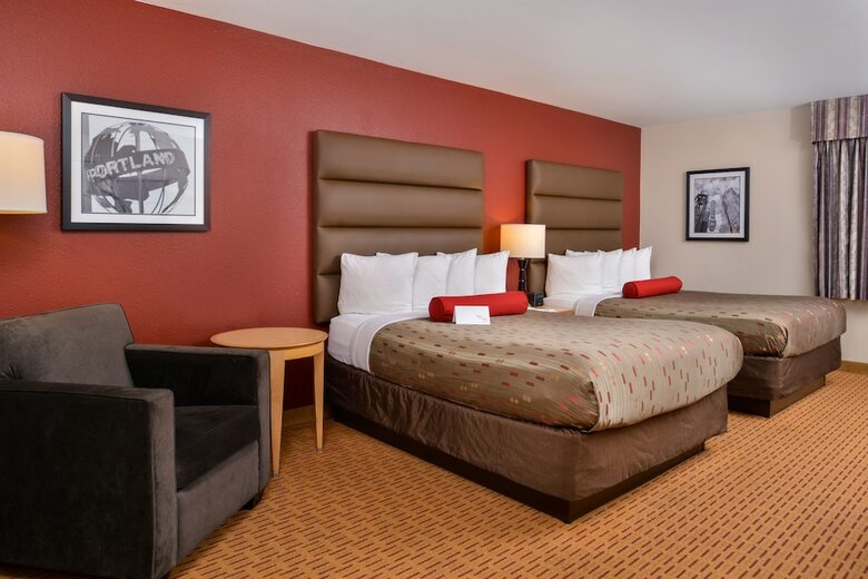 Hotel Clackamas Inn And Suites