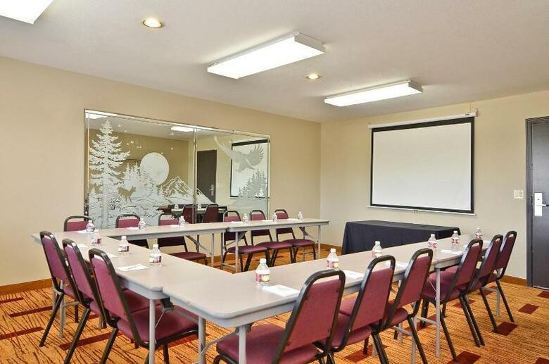 Hotel Clackamas Inn And Suites