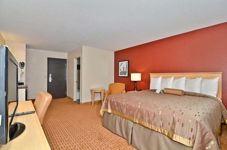 Hotel Clackamas Inn And Suites