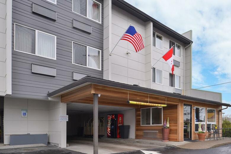 Hotel Clackamas Inn And Suites