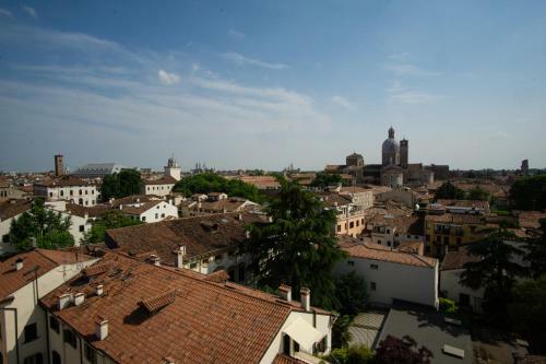 M14 Teatro Verdi Terrace Apartment