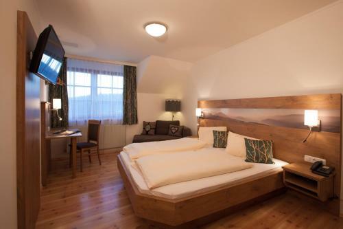 Hostal Landgasthof Fally