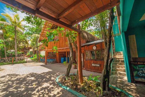 Hotel Kiras Beach House