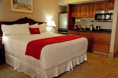 Posada Lake Grassy Inn & Suites