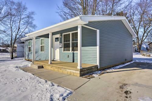 Family-friendly Abode, 3 Mi To Lake Adrian!