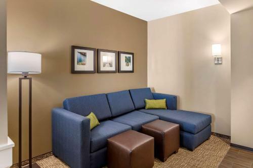Hotel Comfort Inn & Suites