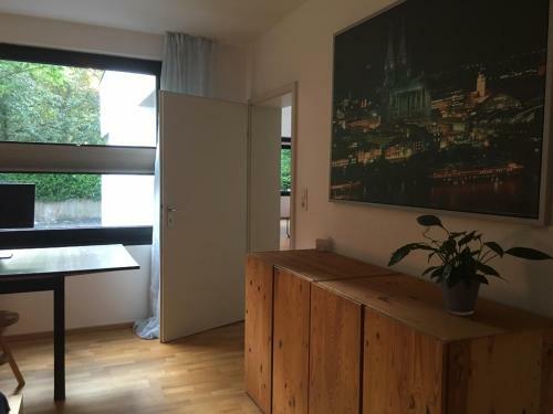 Gro�z�giges Apartment Mit Blick Ins Gr�ne Und Eigener Terrasse