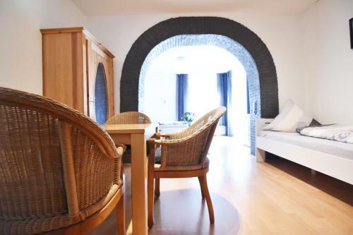 Apartments K�ln Rath Mit Garten Und Pool