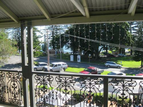 Hostal Heritage Guesthouse