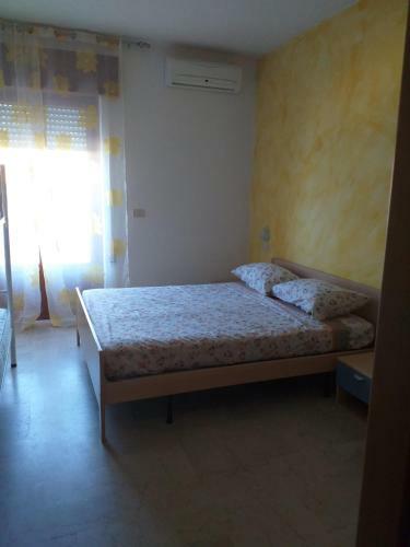 Hostal Room In Bb - Spacious Double Room A Stones Throw From The Sea