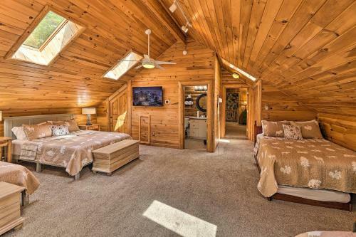 Luxe Riverfront Lodge With Kayaks Near Torch Lake!