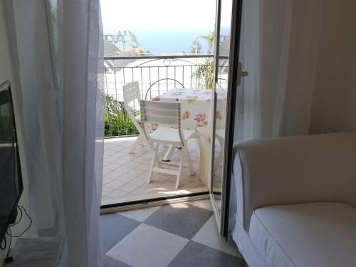Lux Apartment ! Swimmingpool ! Parking ! Separate Entrance ! Separate Territory !