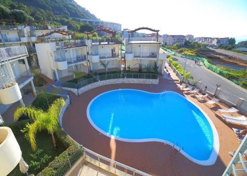 Lux Apartment ! Swimmingpool ! Parking ! Separate Entrance ! Separate Territory !
