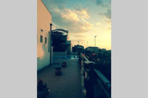 Lux Apartment ! Swimmingpool ! Parking ! Separate Entrance ! Separate Territory !