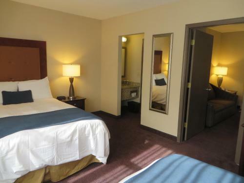 Hotel Ivy Court Inn And Suites