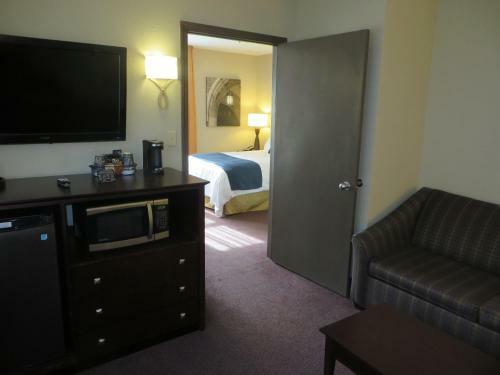 Hotel Ivy Court Inn And Suites
