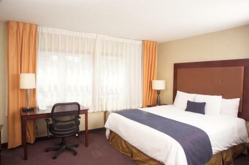 Hotel Ivy Court Inn And Suites
