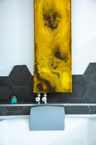Hostal Suite Black And Wite