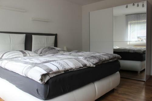Apartamentos Ferienwohnung Am Waldrand
