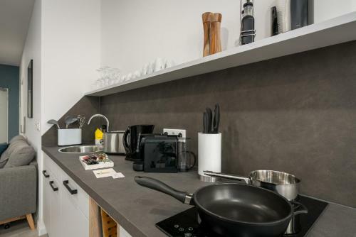 Apartamento Bright: Stylish & Central - Kitchen - Netflix