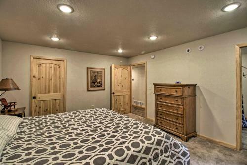 Relaxing Lakefront Retreat With Private Dock!