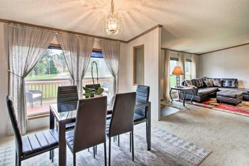 Quaint Pequot Home Less Than 1 Mi From Lake Access!