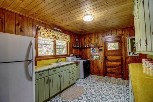 1950?s Vintage Cottage