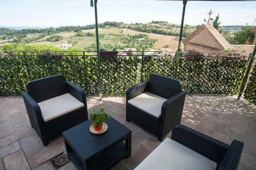 Hostal Red House Accomodation Potenza Picena