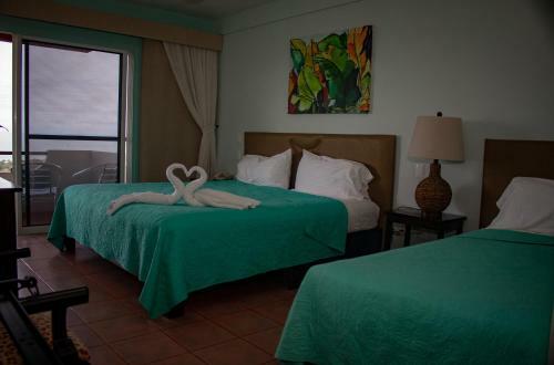 Whales And Dolphins Hotel