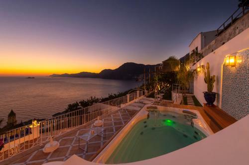 Luxury Villa Malika - Great View On Capri&positano