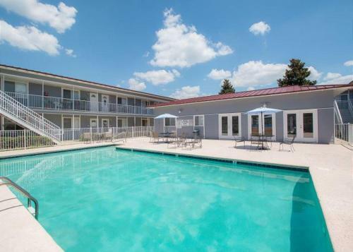 Oak Shores Studio 4 By Biloxi Beach Resort Rentals