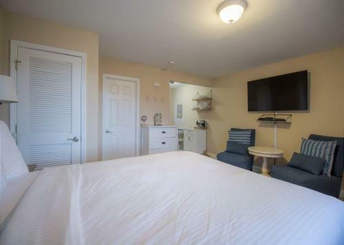 Oak Shores Studio 4 By Biloxi Beach Resort Rentals