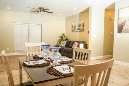Apartamento 6 Miles From Chevron, Spacious, Full Kitchen
