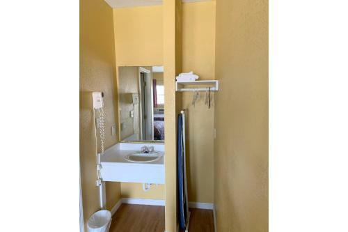 Oyo Hotel Ruleville Route 49w