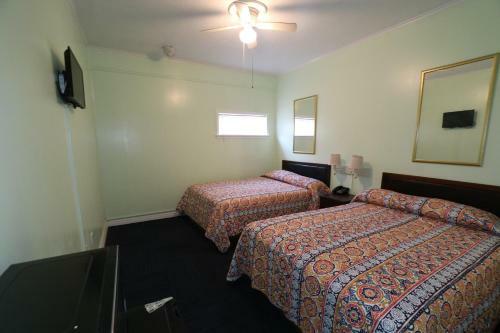 University Motel And Suites