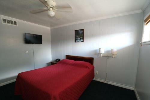 University Motel And Suites