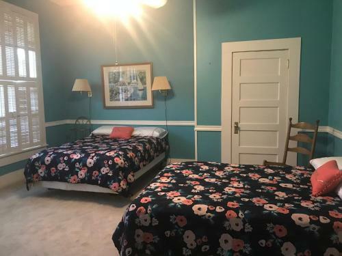 Mimi's Elegant Country Home