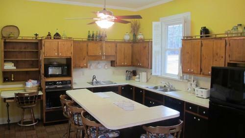 Mimi's Elegant Country Home