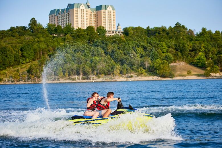 Hotel Chateau On The Lake Resort Spa