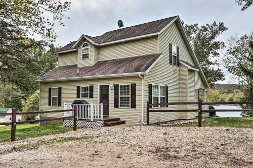 Lakefront Camdenton Home With Fire Pit And Grill!