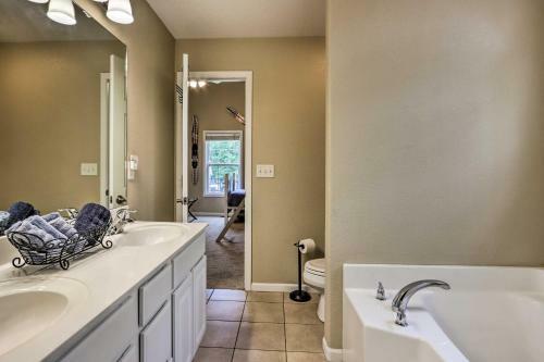 Lakefront Camdenton Home With Fire Pit And Grill!
