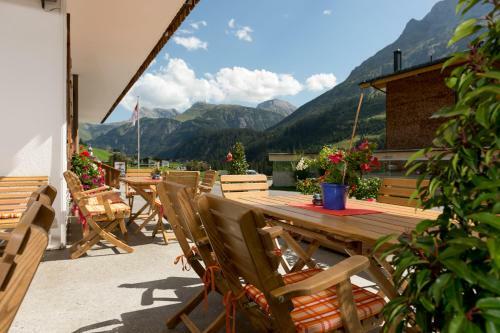Hotel Gasthaus & Pension Alphorn